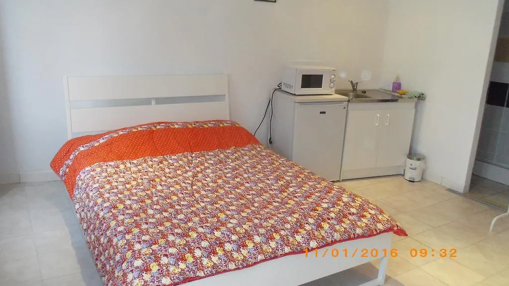 Chinese Home Marseille Apartment